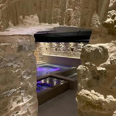 호텔 & Wellness By Des 