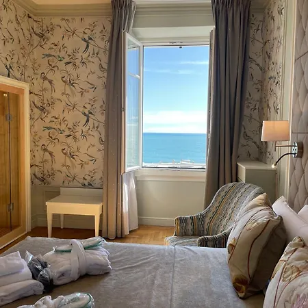 호텔 & Wellness By Des 