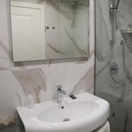 호텔 & Wellness By Des 