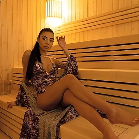 Szálloda & Wellness By Des 